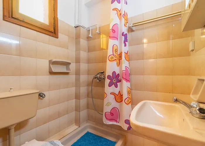 Mires House Side Ground Floor 3 Daire *