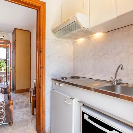 Mires House Side Ground Floor 3 *