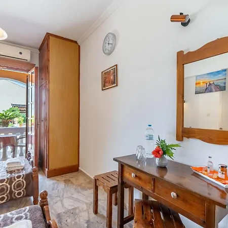 Mires House Side Ground Floor 3 Apartment