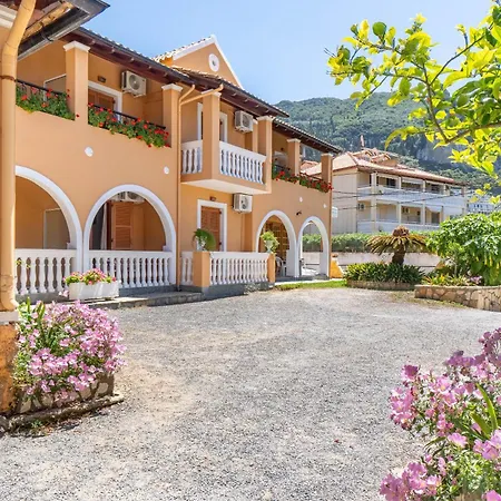 Mires House Side Ground Floor 3 דירה